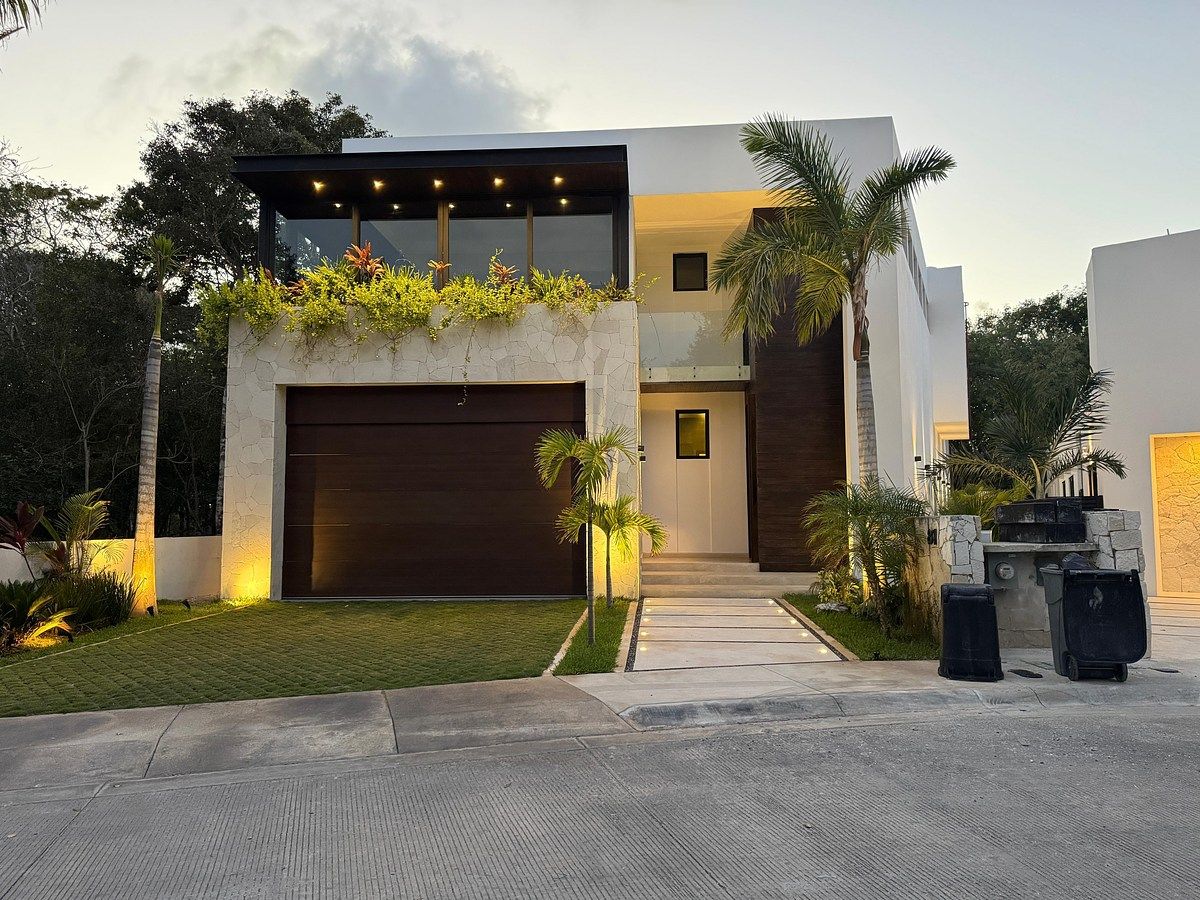 CASA À VENDA COM TRÊS QUARTOS NO TULUM COUNTRY CLUB, foto 1 de 34