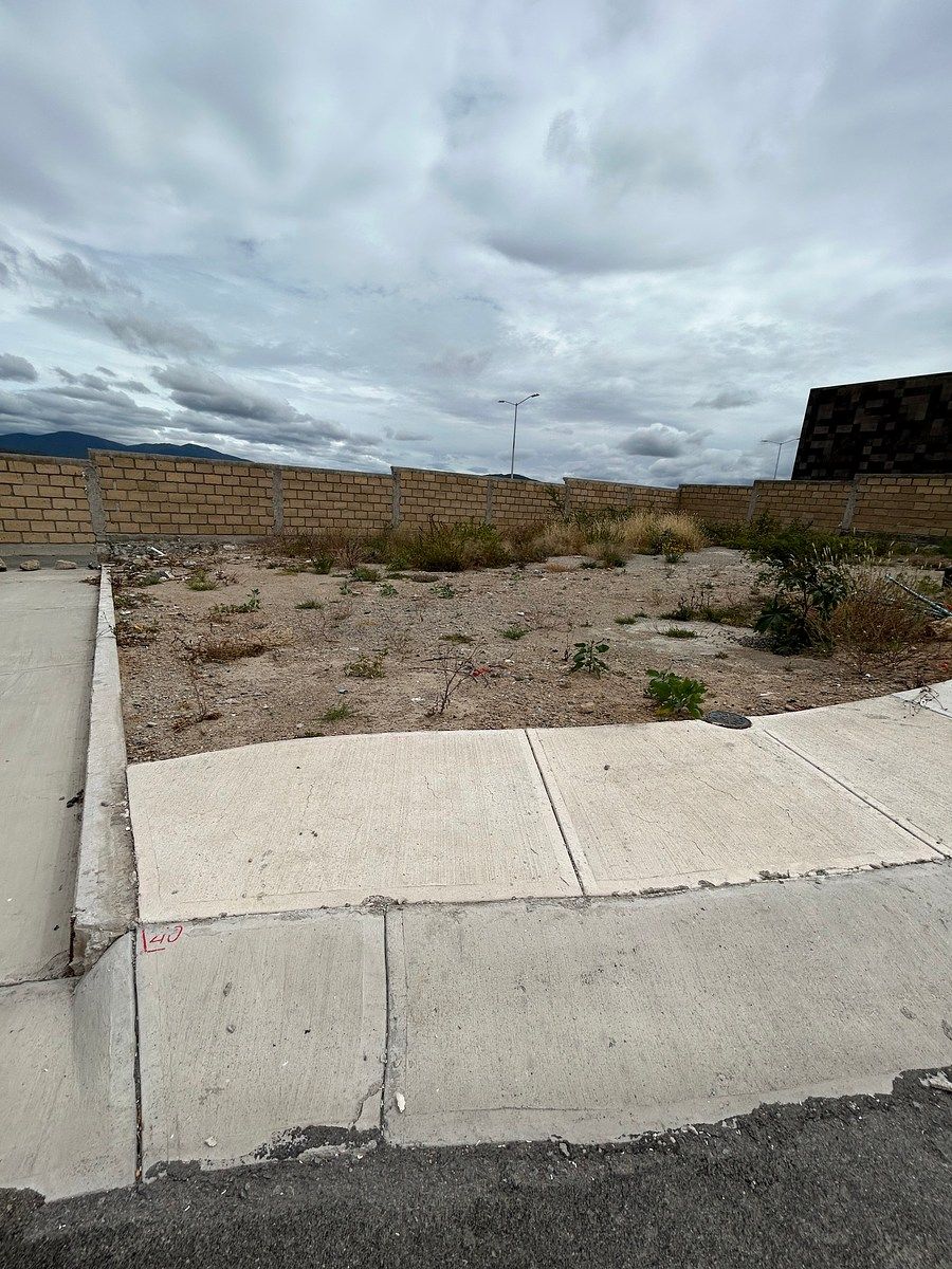 Terreno en Venta en San Isidro Juriquilla ALAMO 40 - foto 1