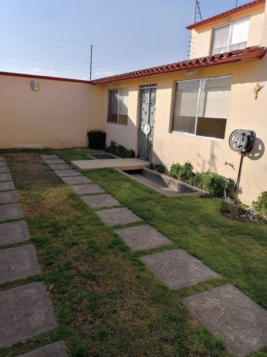 Casa en San Miguel Totocuitlapilco, Metepec, foto 12 de 18