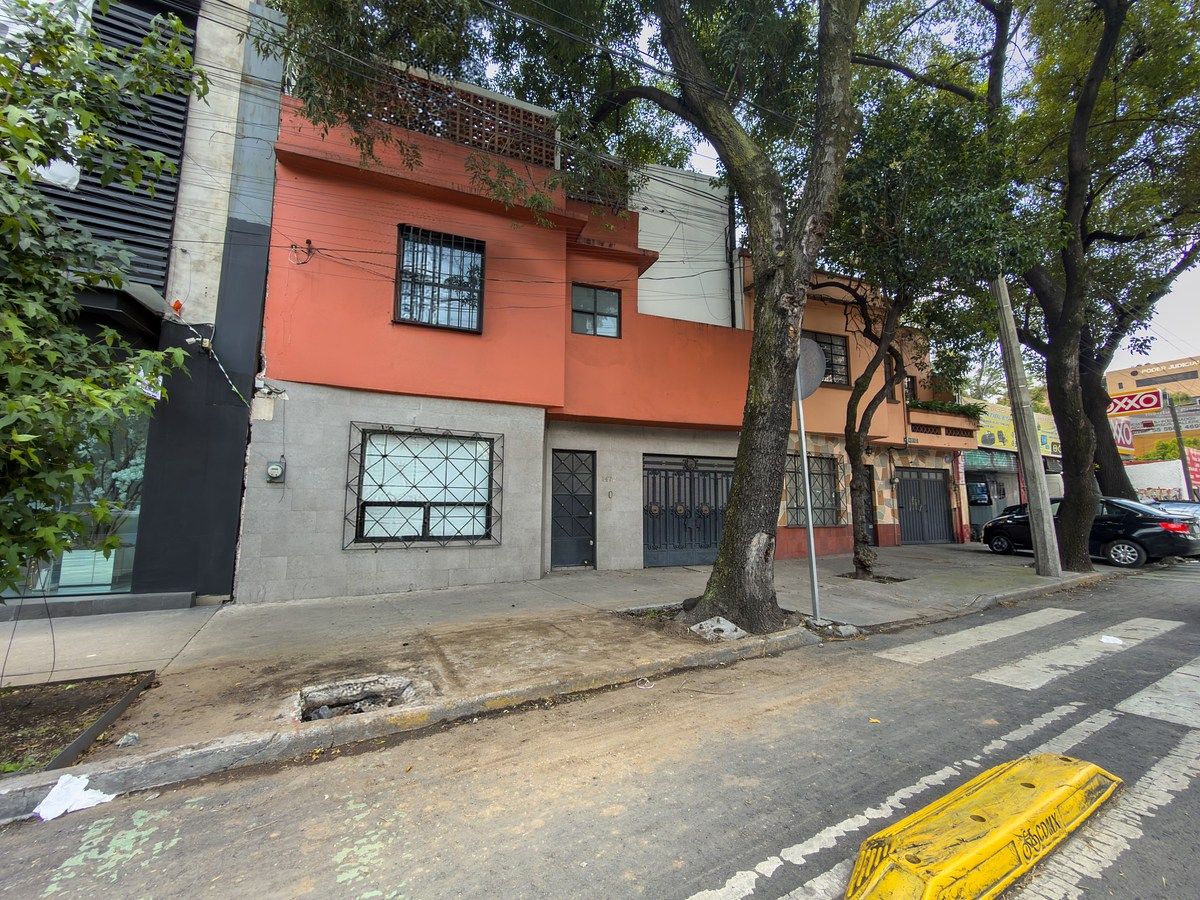 VENTA CASA CON USO DE SUELO MIXTO EN GUADALUPE INN, foto 1 de 20