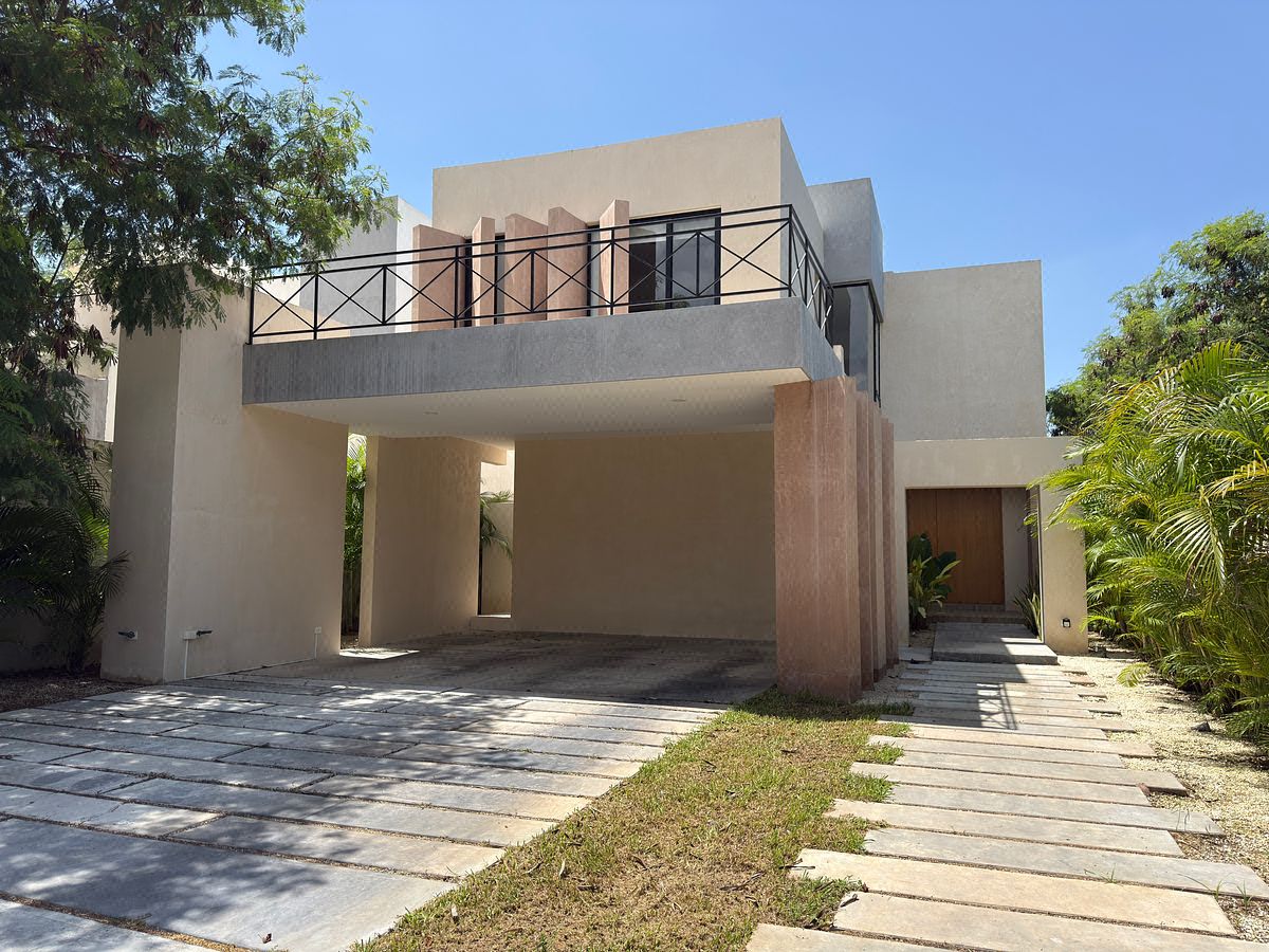 CASA PARA ALUGAR EM MÉRIDA, KOMCHEN, PRIVADA NORTEMERIDA, DISPONÍVEL., foto 1 de 37
