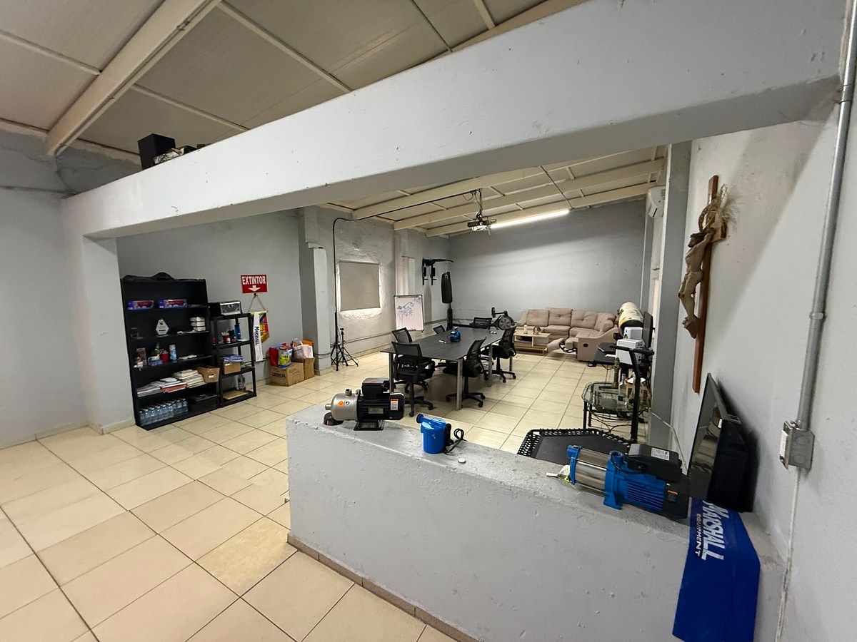Bodega comercial en Quinta Velarde, Guadalajara, foto 9 de 17