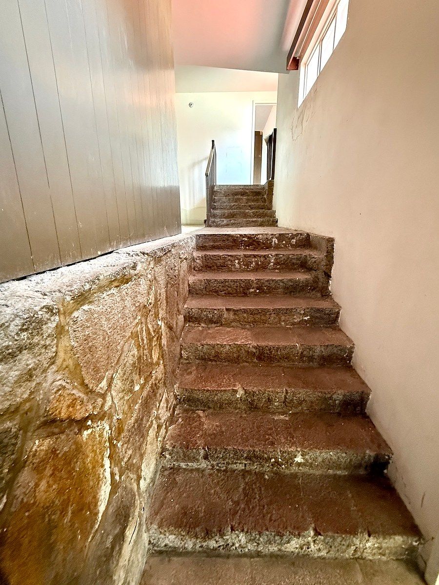 Escaleras para subir al segundo piso, photo 33 of 39