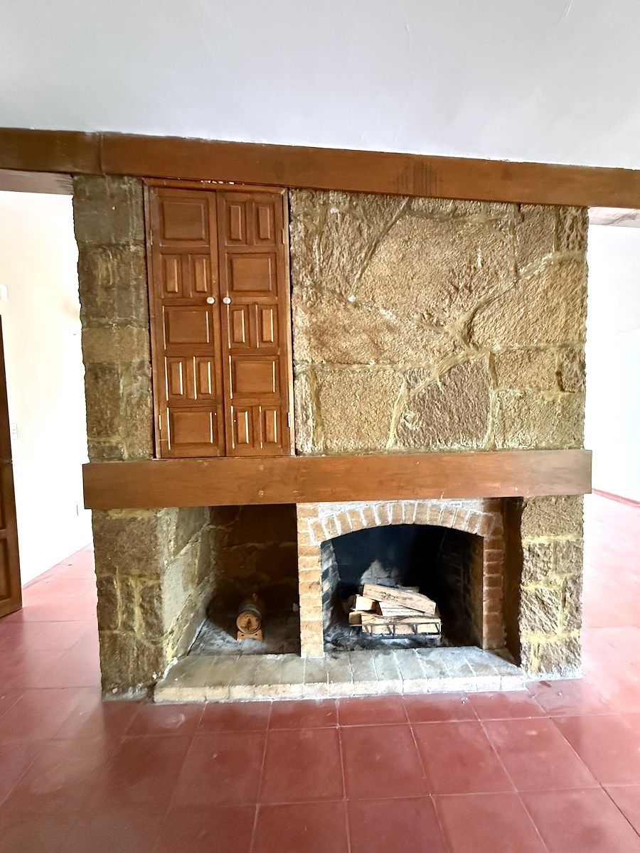 Chimenea en sala / comedor, photo 38 of 39