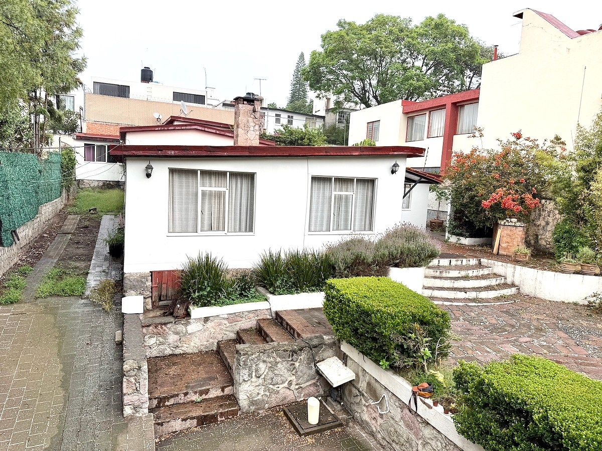 Casa vista desde el techo de la fachada, foto 1 de 40