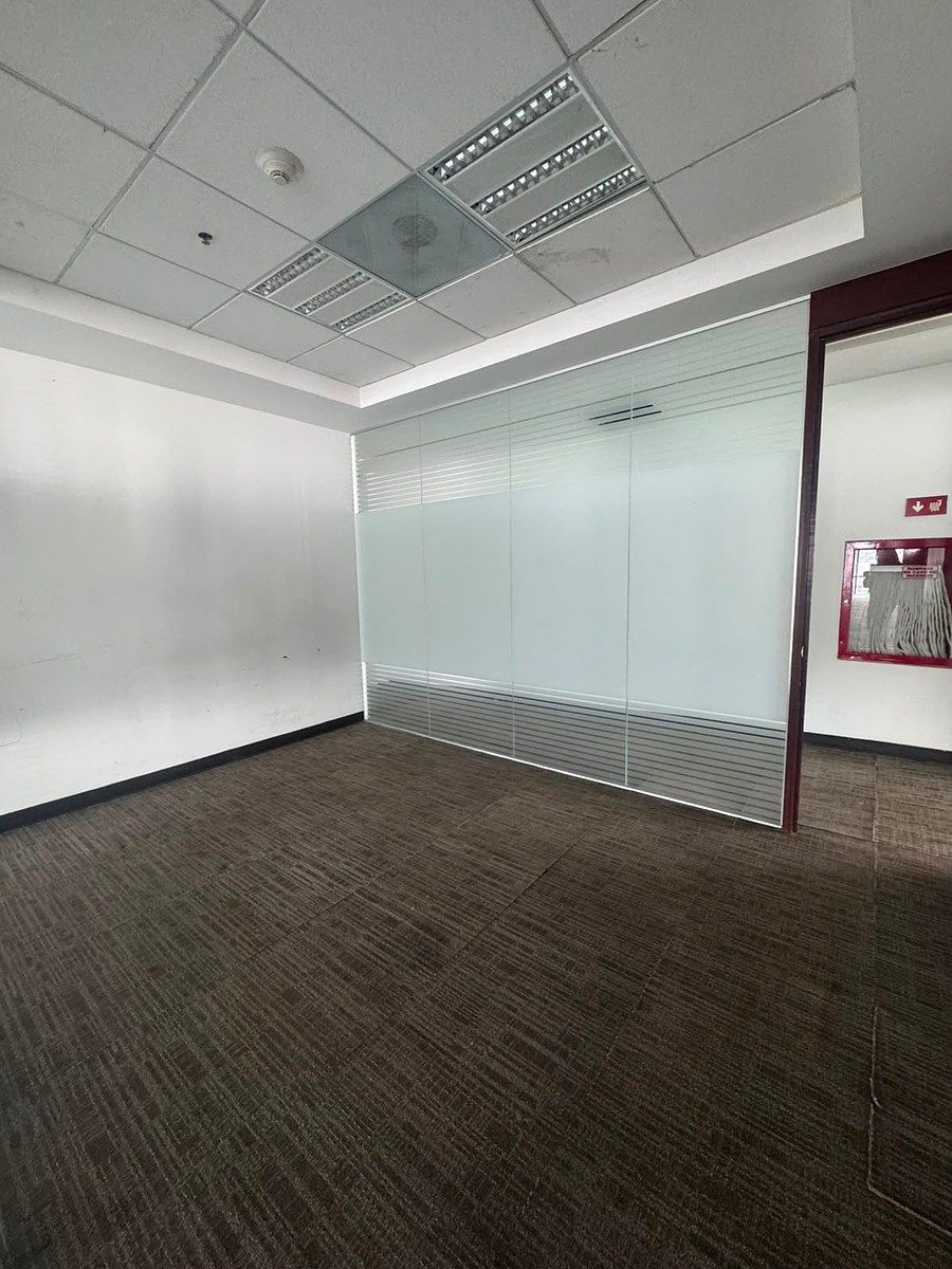 Office in ZEDEC Santa Fe, Álvaro Obregón, photo 3 of 24