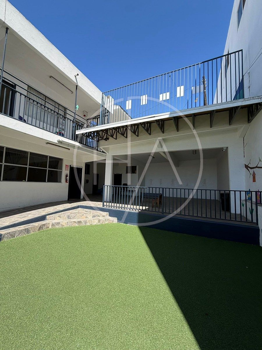 COMMERCIAL SPACE, photo 1 of 17
