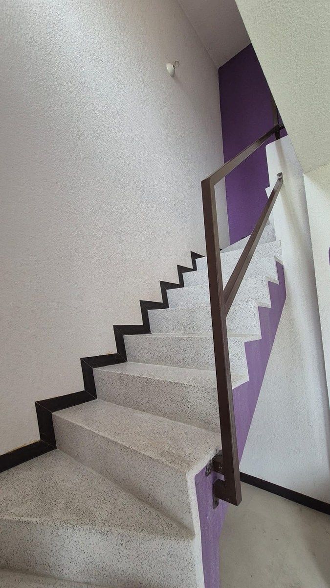 Escalera a 2do nivel, foto 6 de 19