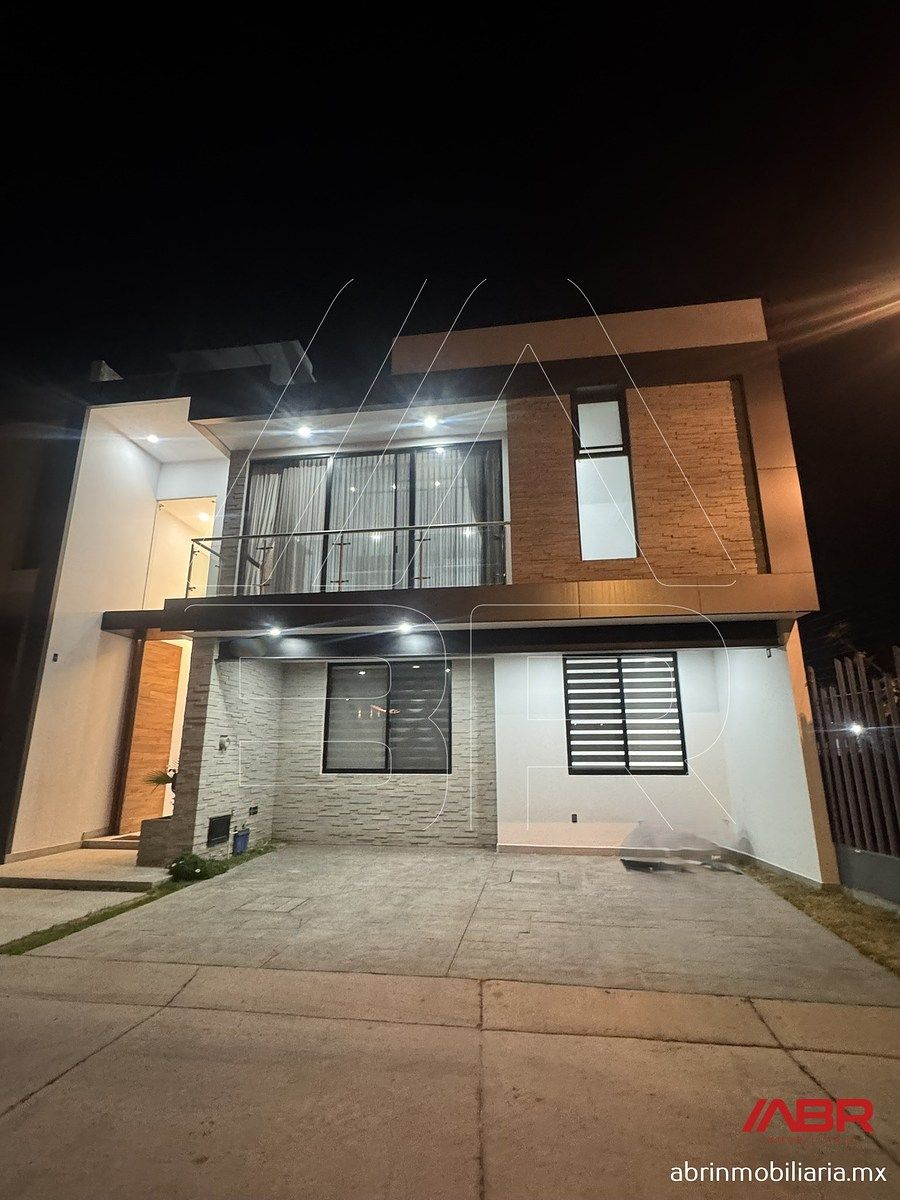CASA EN RENTA FRENTE AL PARQUE METROPOLITANO, foto 1 de 48