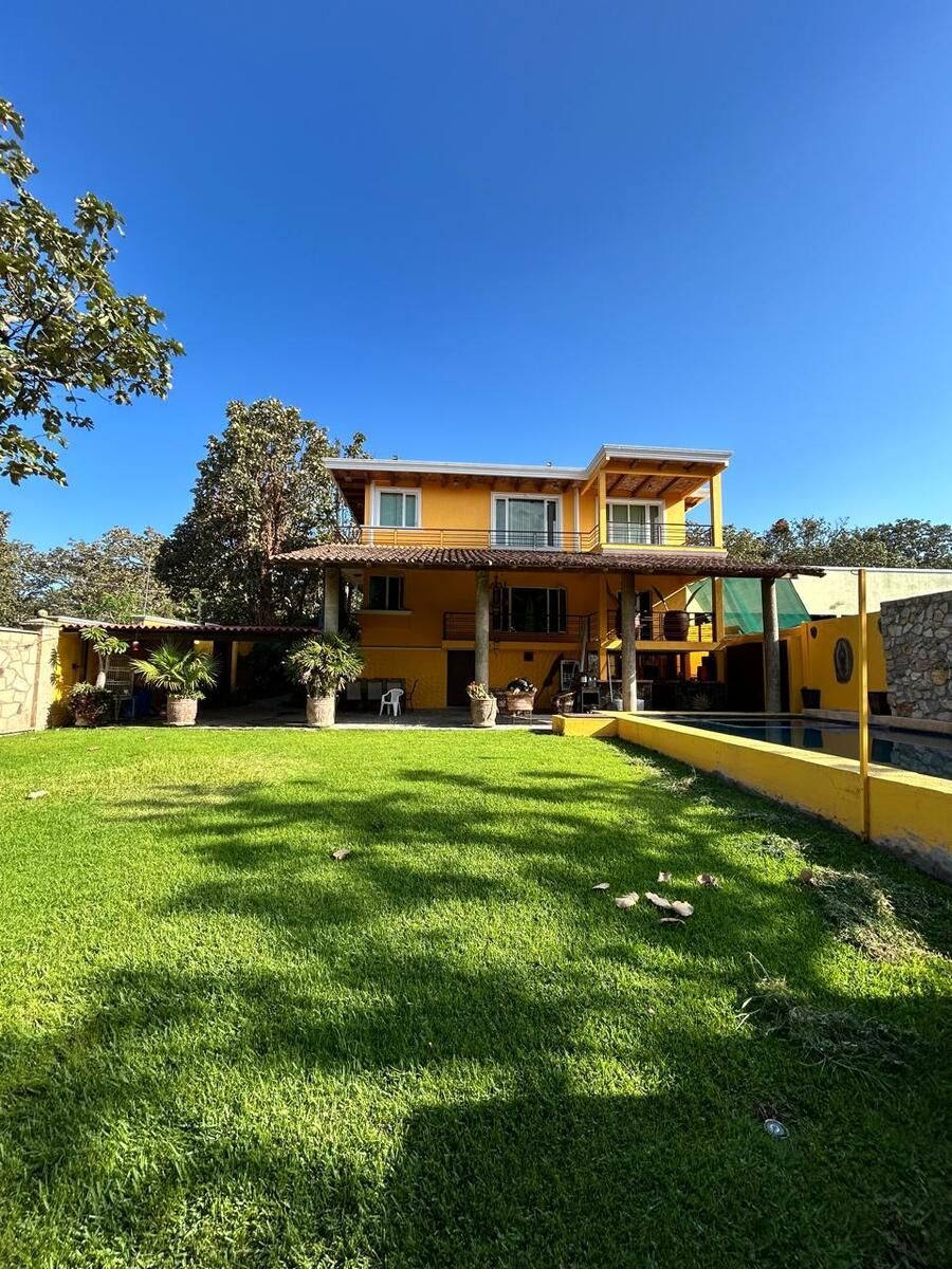 CASA NO CARVALHO, foto 1 de 44
