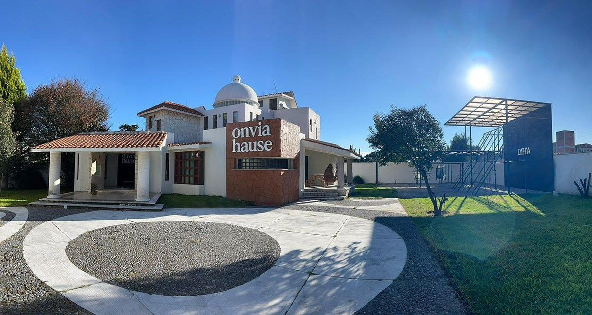 Beautiful house with mixed-use zoning, photo 1 of 18
