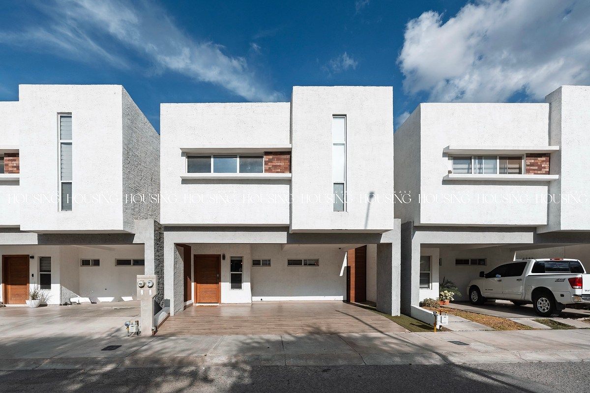 CASA EN VENTA EN VALLE ESCONDIDO FRENTE A PARQUE, foto 1 de 22