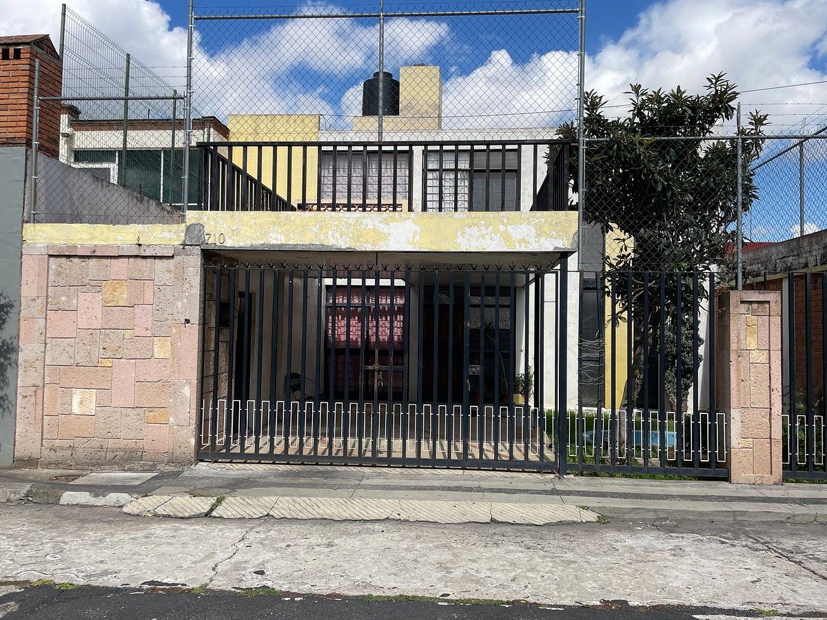 For sale: spacious and central house near Cuauhtémoc forest, photo 1 of 21