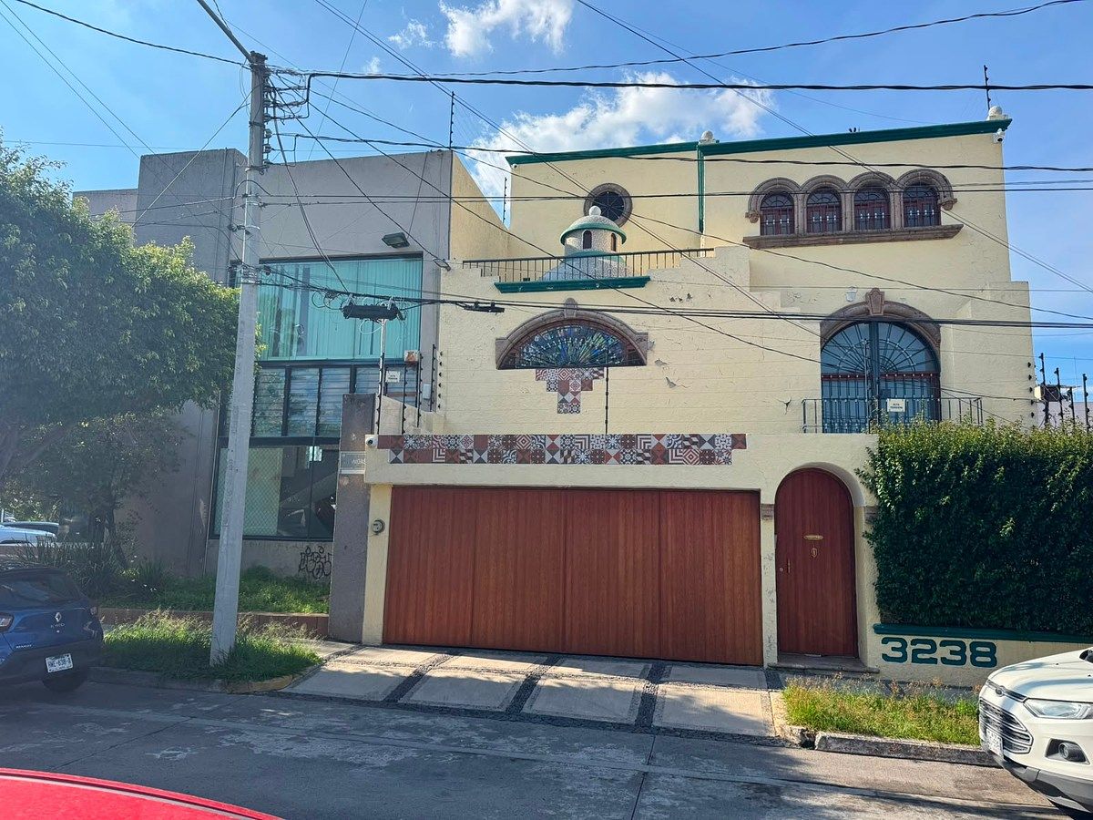 EXCELENTE CASA COM LOCAL À VENDA | RUA LEONIDAS FRENTE DUPLA PARA AV. MÉXICO, foto 1 de 13