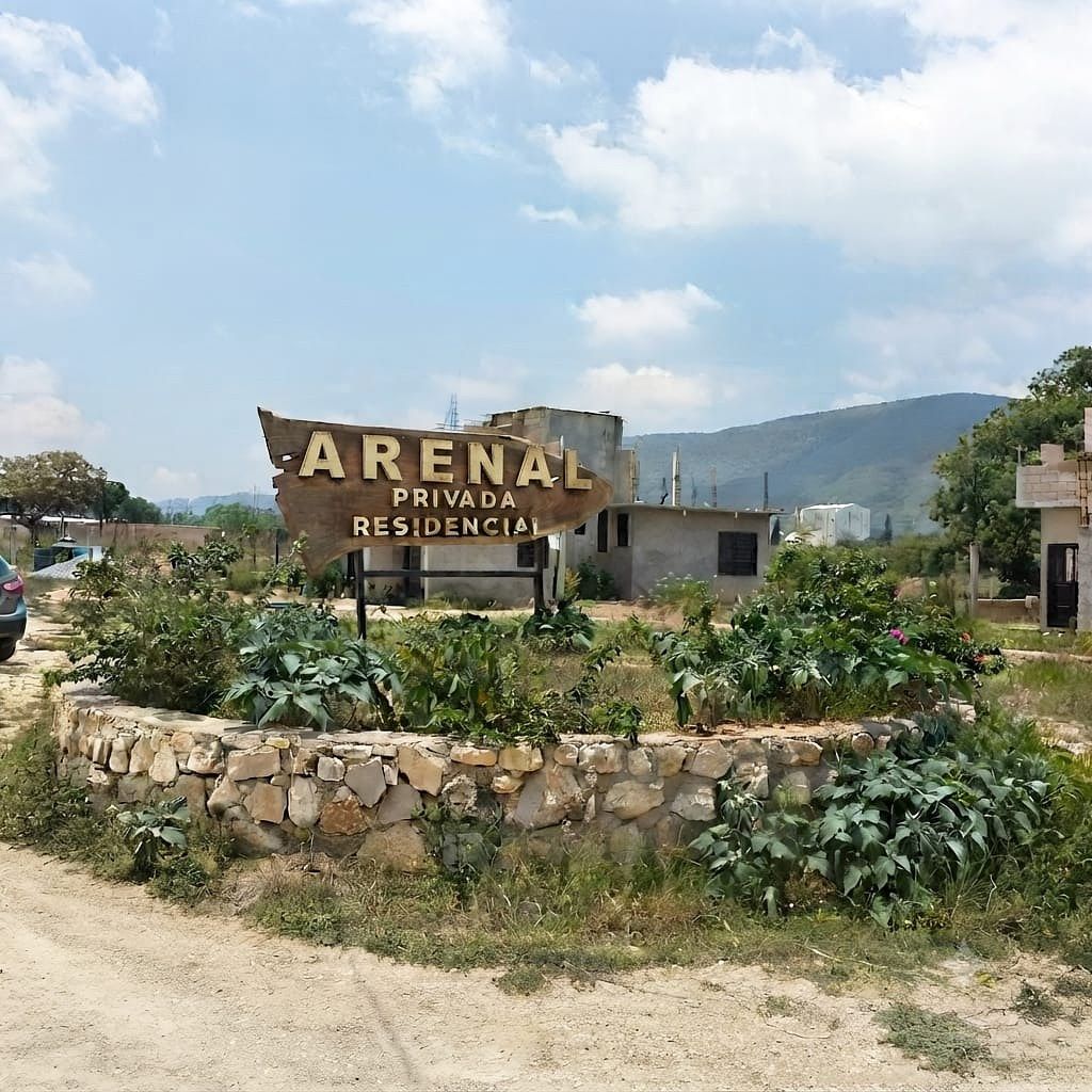 TERRENO À VENDA EM COITA | ENTRADA AO LADO DO AUTOZONE, foto 1 de 9