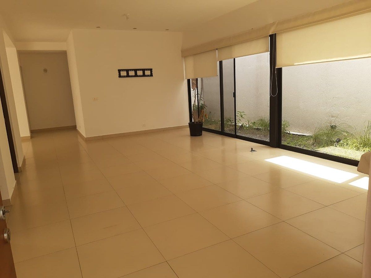 House in Lomas de Juriquilla, Querétaro, photo 2 of 20