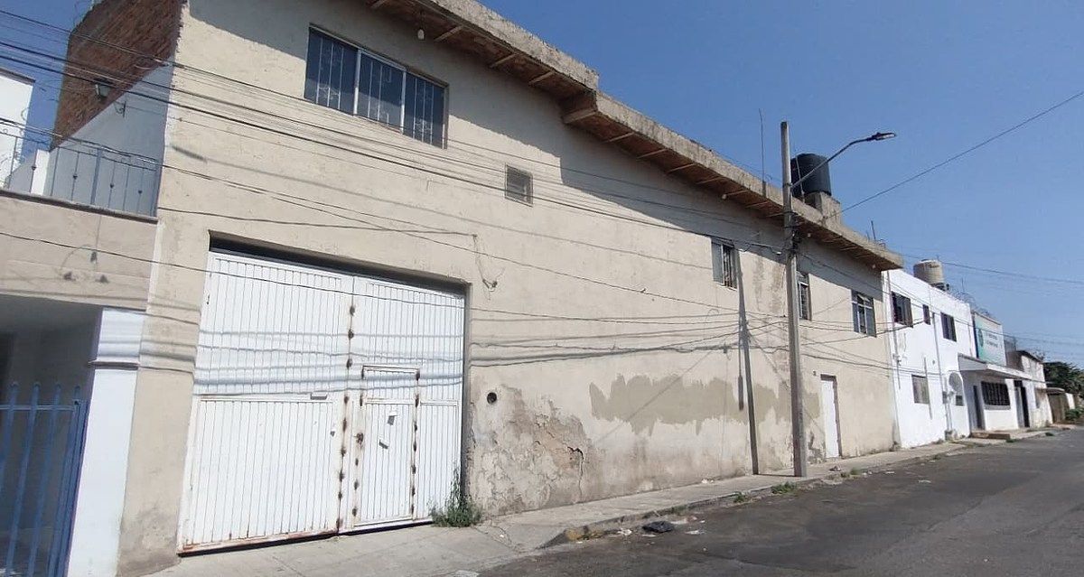 BODEGA CON  USO DE SUELO MIXTO, foto 1 de 13