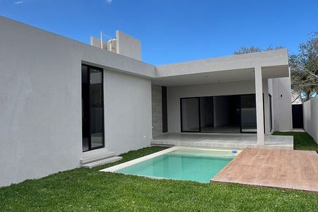 CASA DE UNA PLANTA EN VENTA EN MERIDA, YUCATAN EN ZONA COUNTRY CHAACTUN