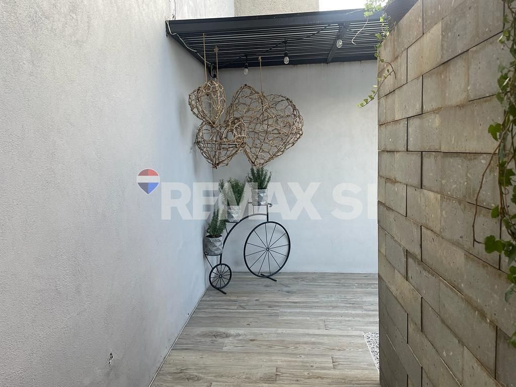 Casa em Colinas del Cimatario, Querétaro, foto 3 de 29