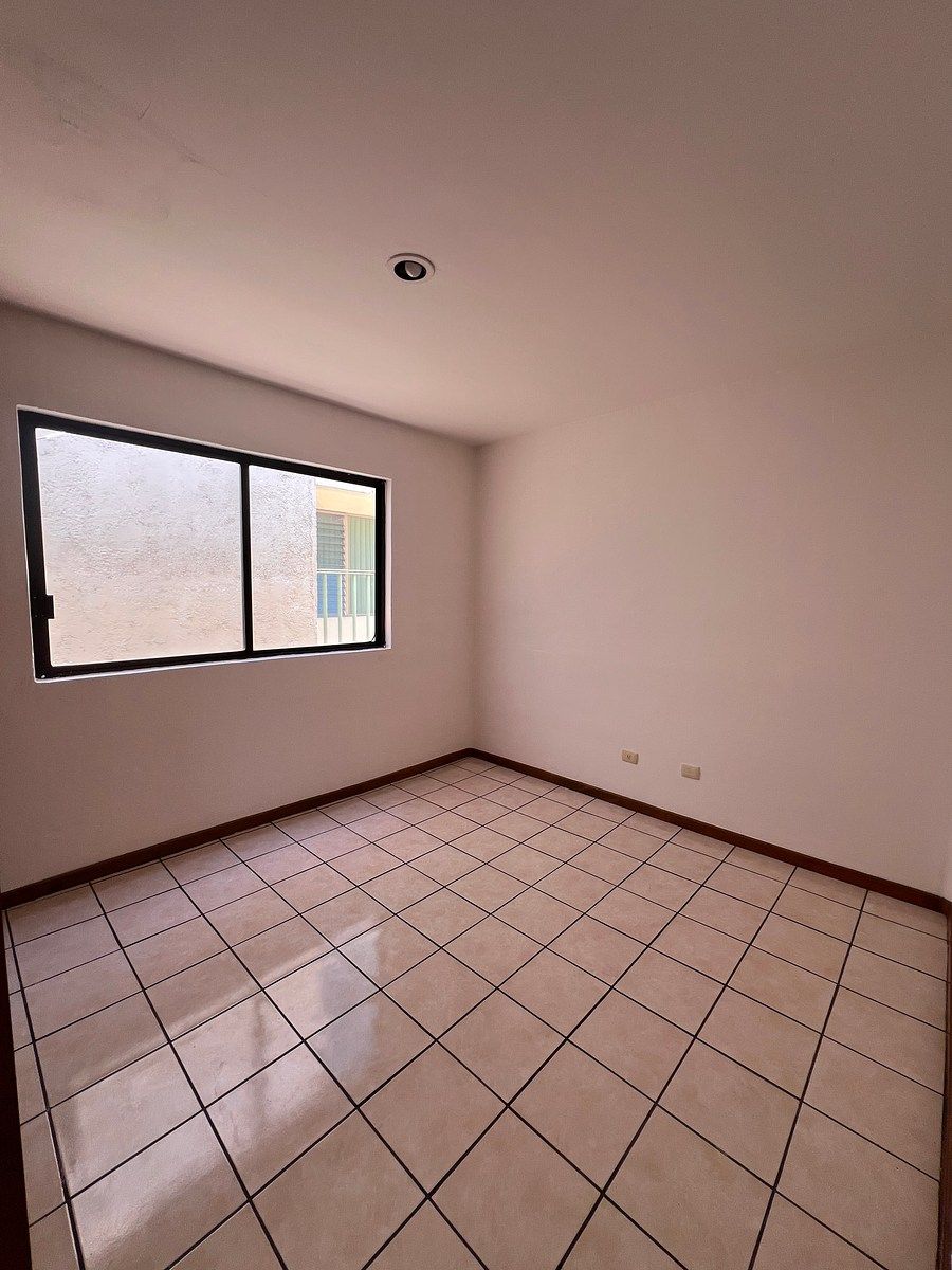 House in Bosque Camelinas, Morelia, photo 7 of 15
