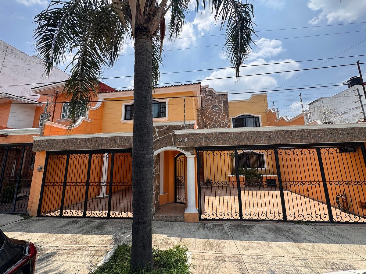 Casa em Bosques de La Victoria, Guadalajara, foto 3 de 41