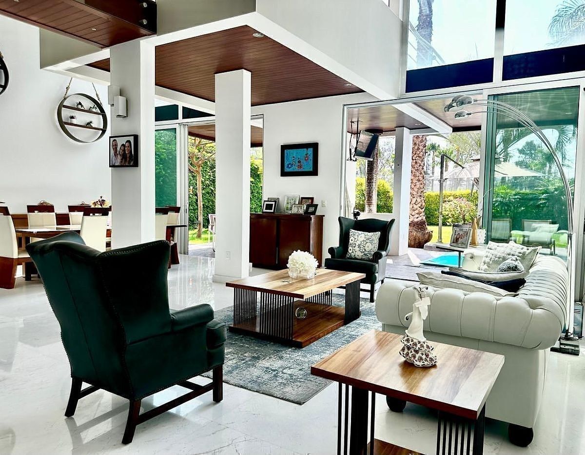 Casa de una sola planta con alberca en venta en Villas del Mesón, Juriquilla, foto 1 de 47