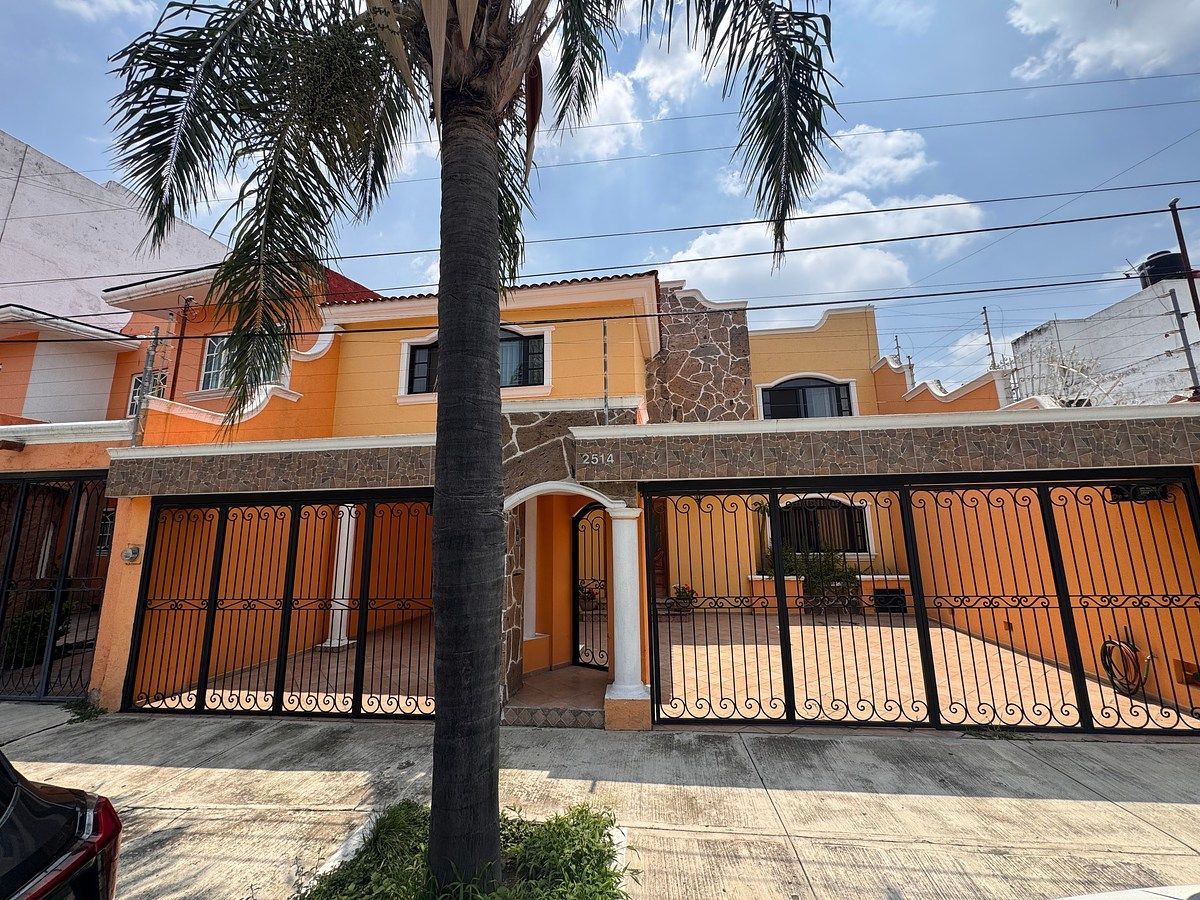Casa em Bosques de La Victoria, Guadalajara, foto 3 de 41