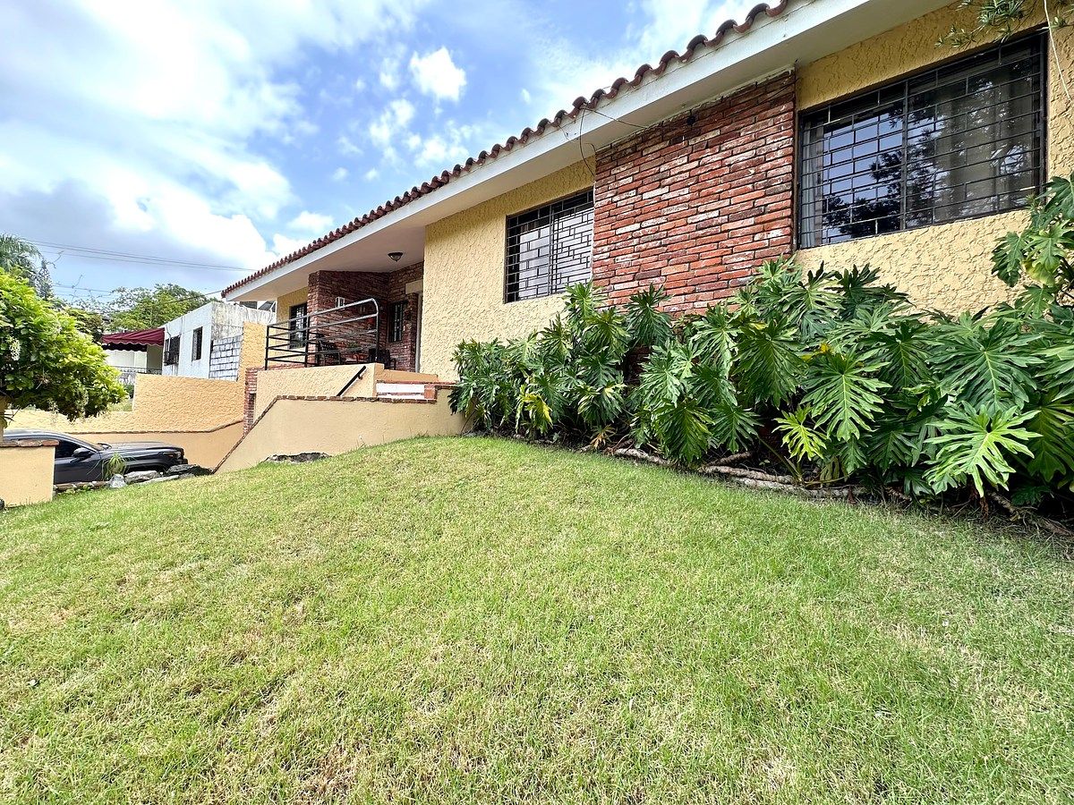 Cuesta Hermosa II. Venta Casa Clásica con Patio, foto 1 de 14