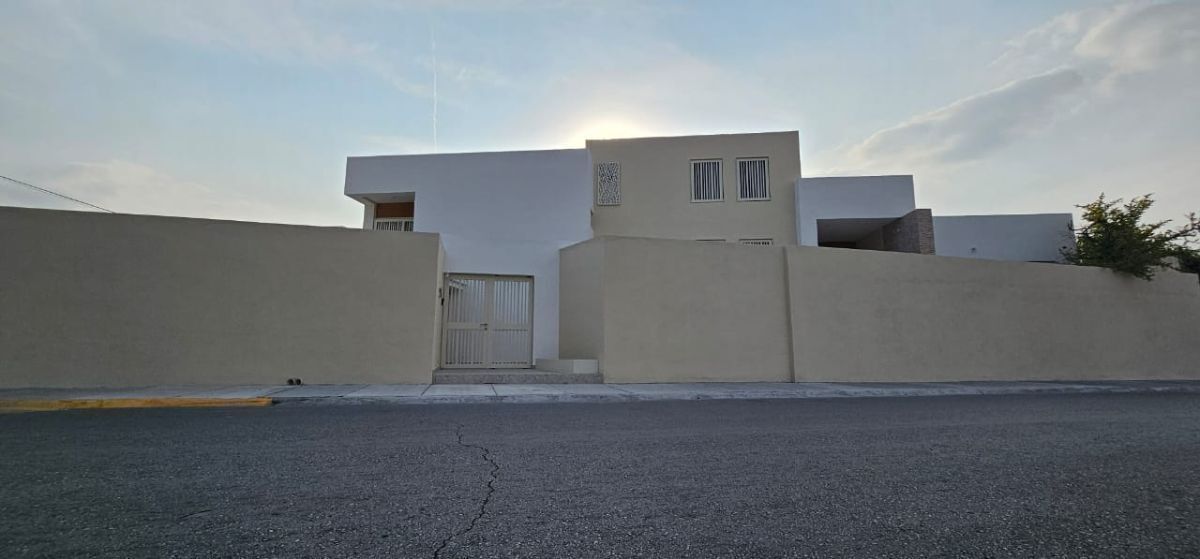 Casa en Contry, Monterrey, foto 2 de 36