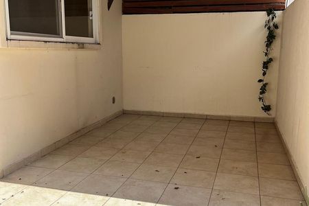 House for sale in Naranjos Juriquilla private community, with study and amenities.