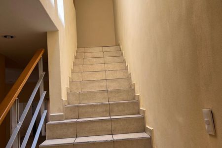 House for sale in Naranjos Juriquilla private community, with study and amenities.