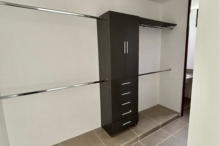 Casa amueblada dentro de privada