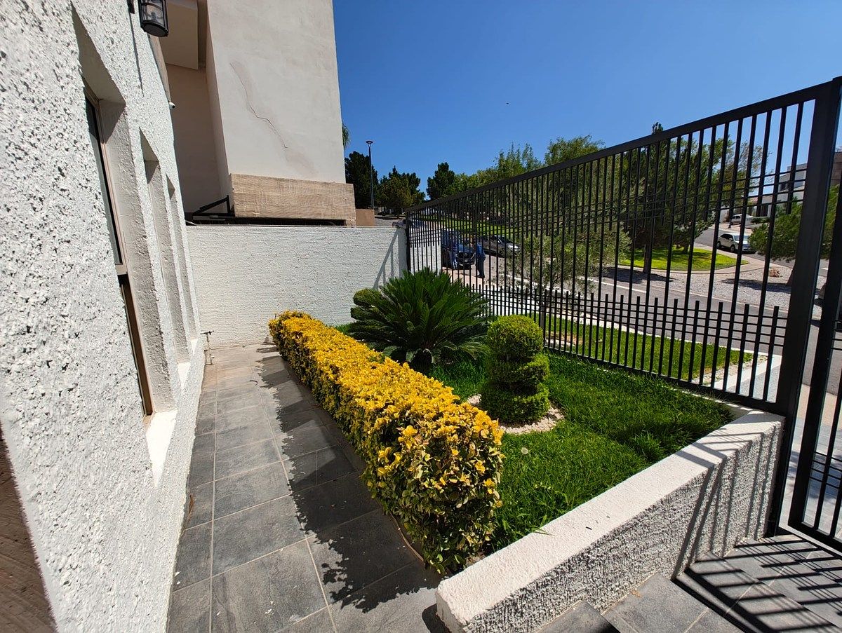 Casa em Bosques de San Francisco, Chihuahua, foto 3 de 33