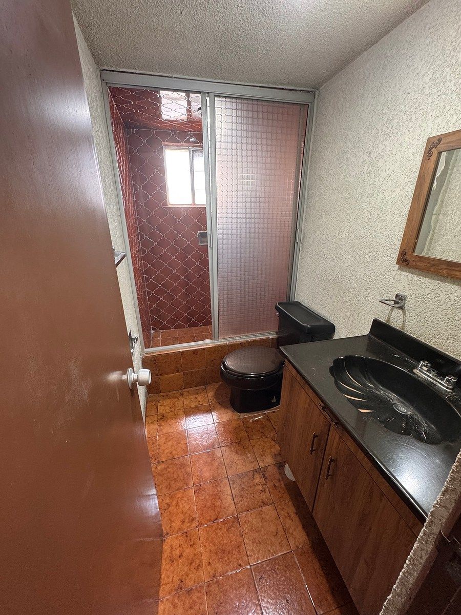 Baño compatido, foto 8 de 15