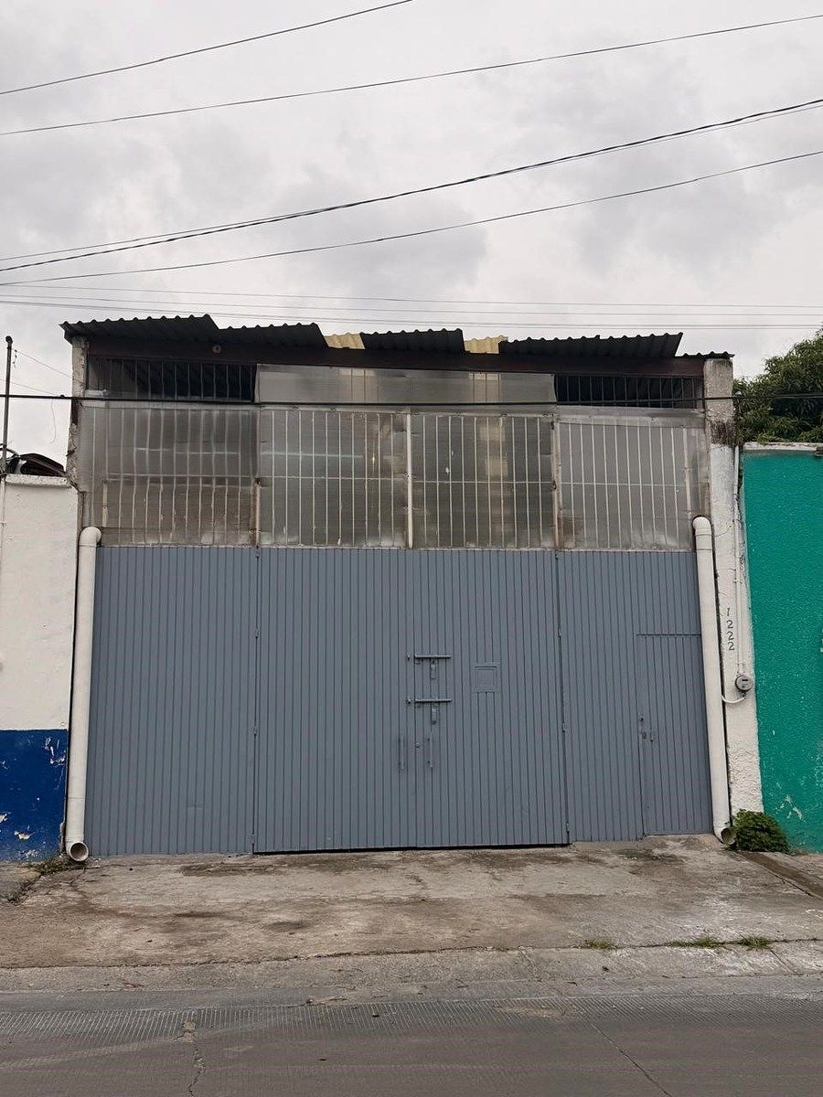 Bodega en renta con ubicación estratégica en Oblatos, foto 1 de 17