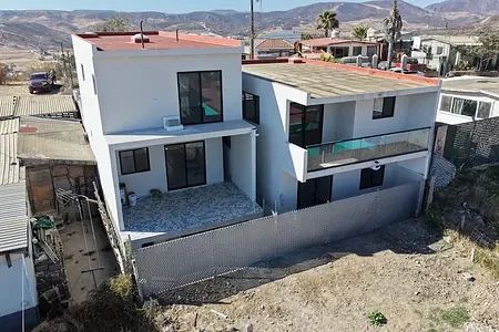 CASA NUEVA EN LOMAS DEL SAUZAL - foto 3