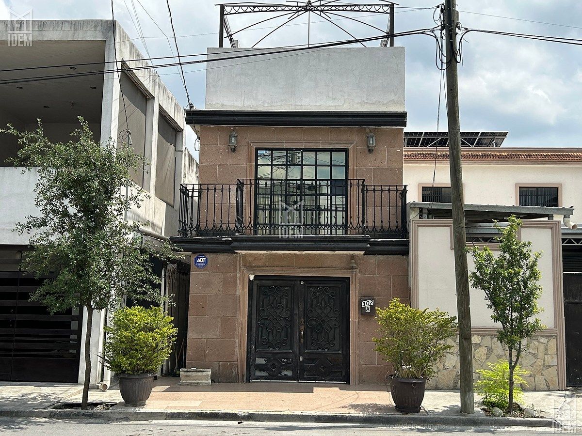 1607 - House for Sale in the Center of Escobedo NL, photo 1 of 19
