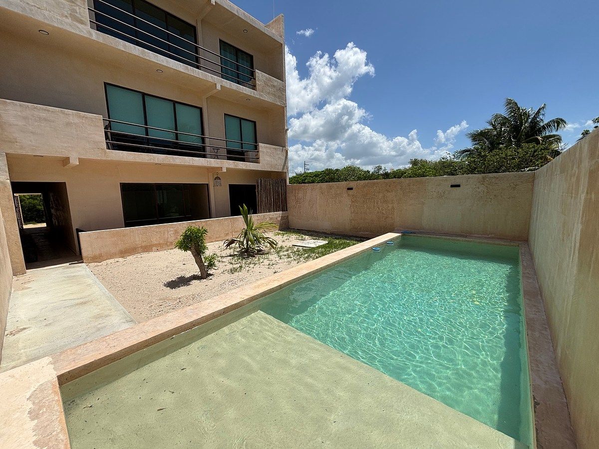 PISCINA, foto 8 de 11