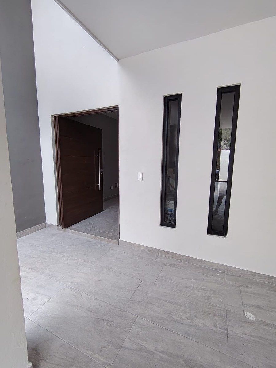 Casa em Dominio Cumbres, García, foto 2 de 14