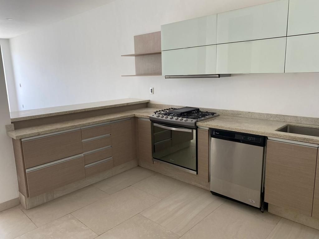 House in Gated Community in Arco de Piedra, Querétaro, photo 12 of 31