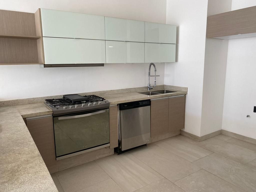 House in Gated Community in Arco de Piedra, Querétaro, photo 14 of 31