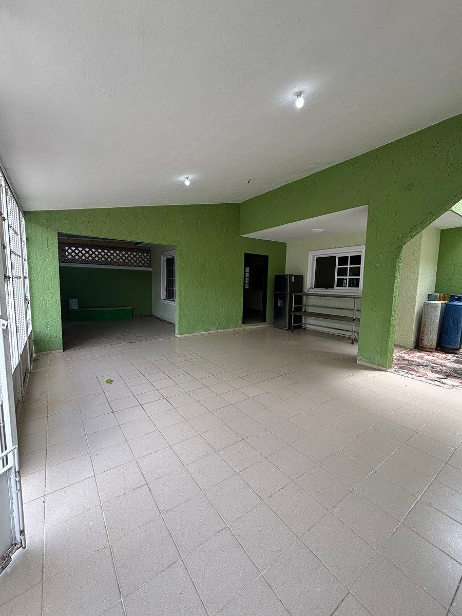 COCHERA, foto 1 de 10