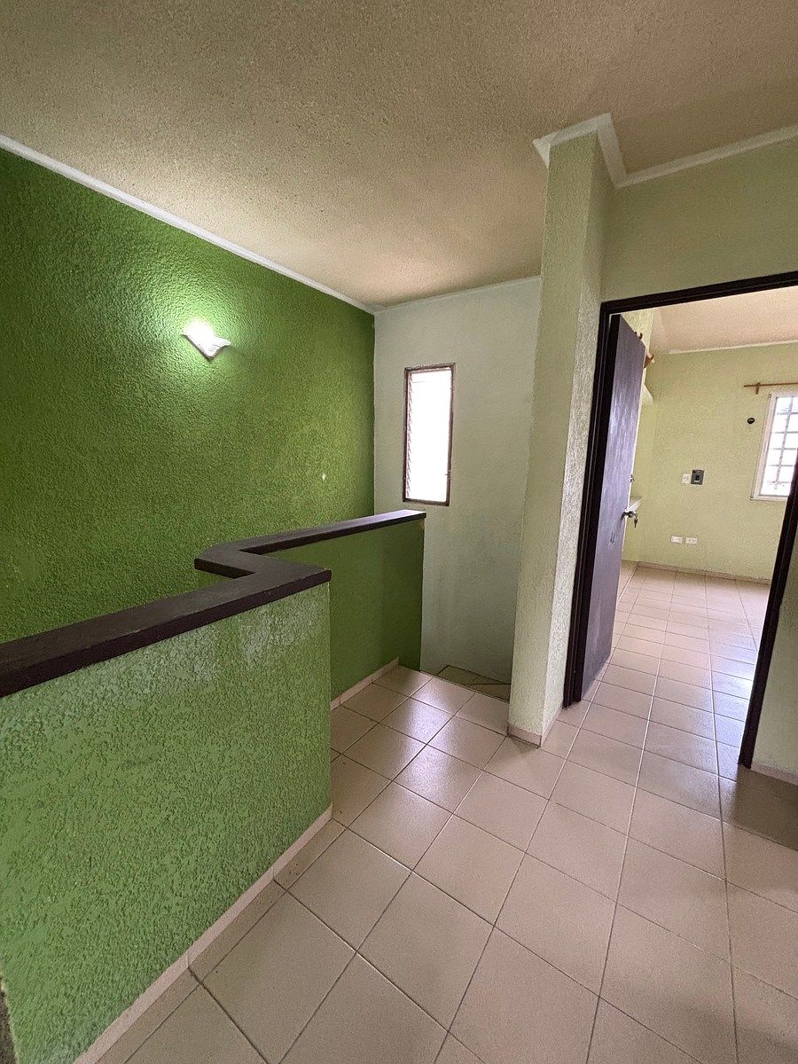 HALL, foto 3 de 10