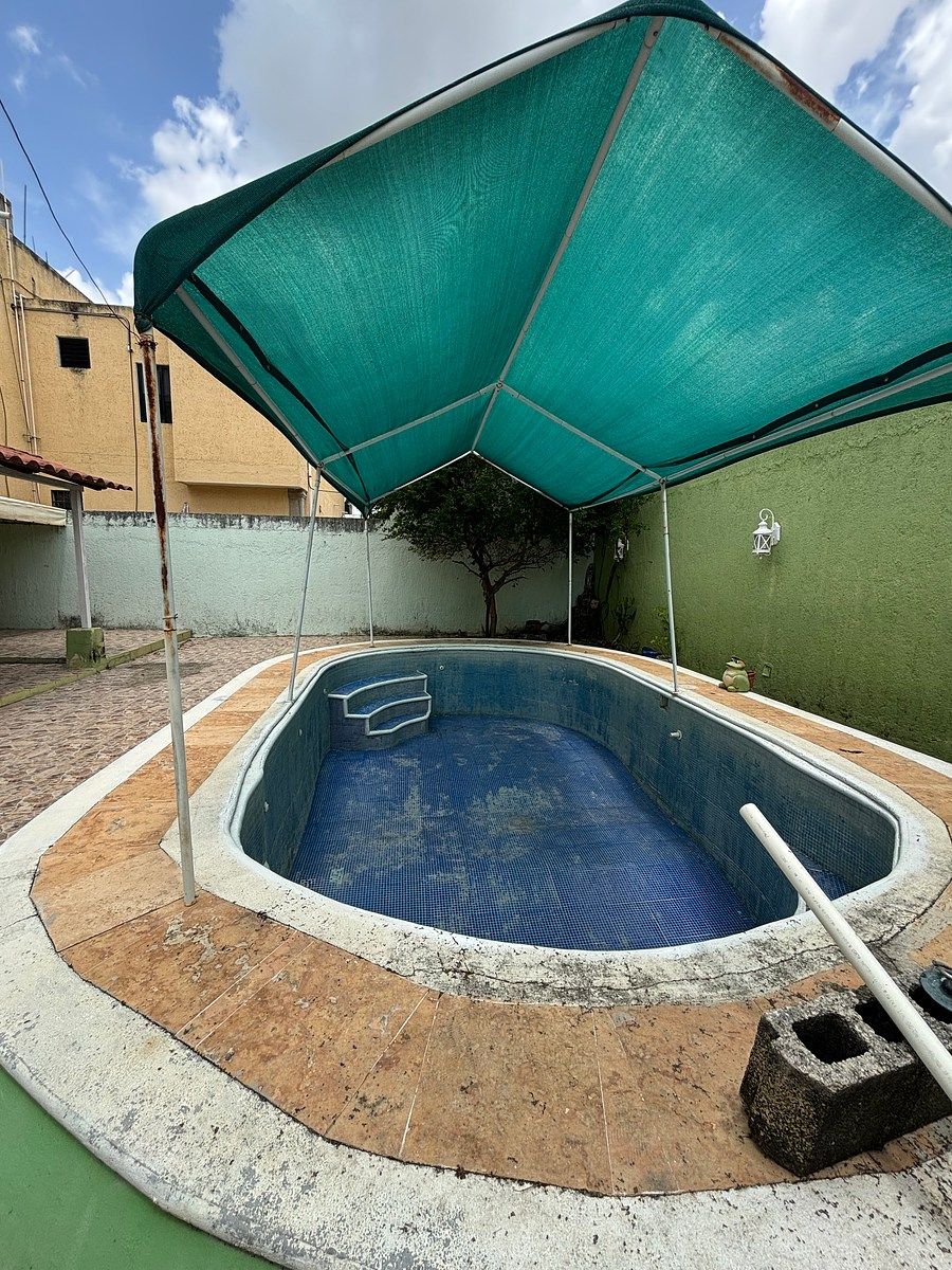 PISCINA, foto 8 de 10