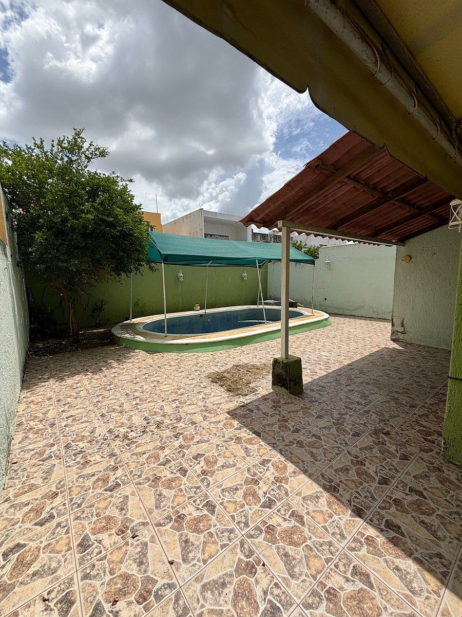 PATIO Y PISCINA, foto 9 de 10
