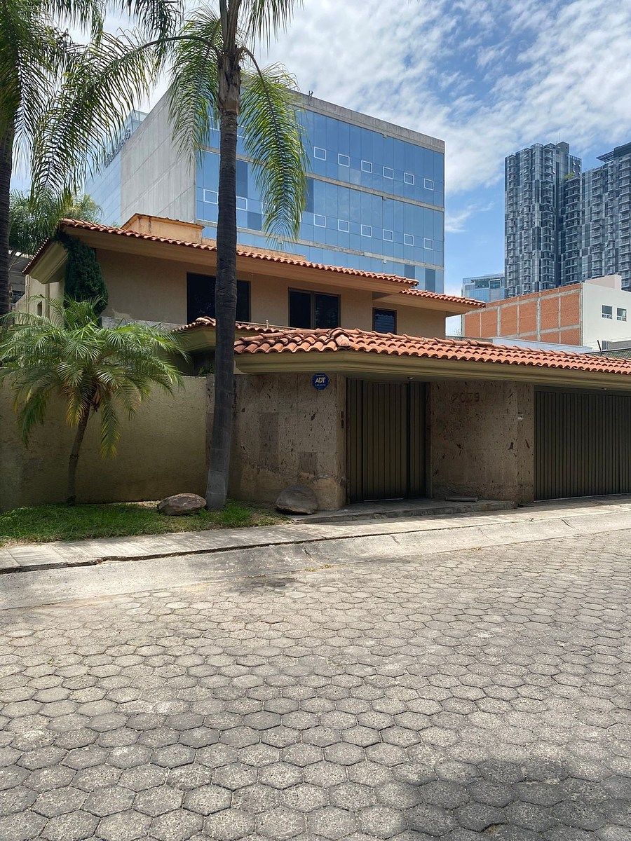 RESIDENCIA EN VENTA FRACC. COLOMOS PATRIA, foto 1 de 20