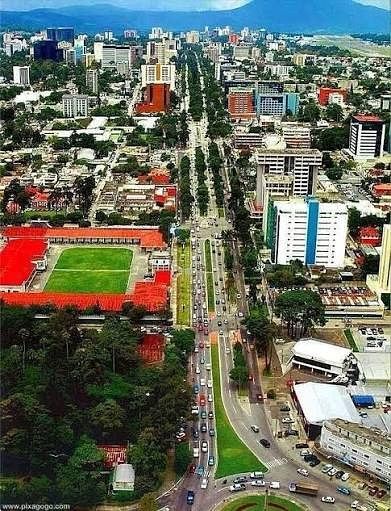 Terreno en Venta – Zona 10, Ciudad de Guatemala - Image 2