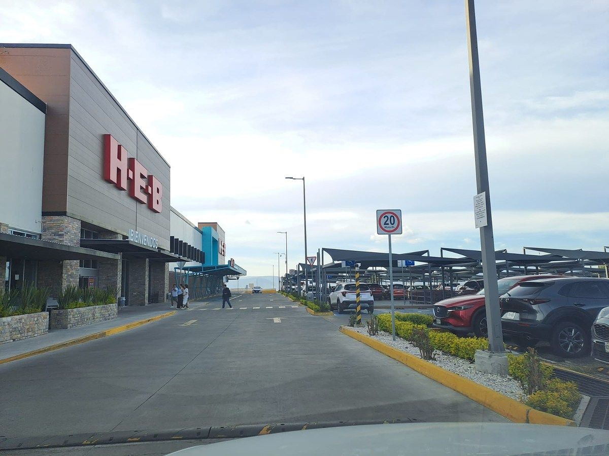 HEB a pocos pasos, foto 19 de 23
