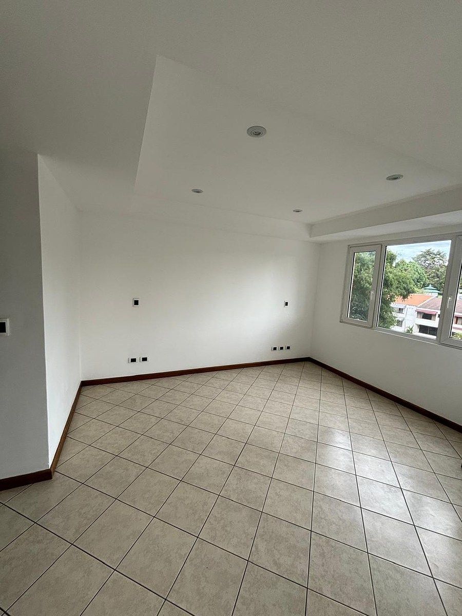 Apartamento en Renta – La Candelaria, Zona 14 - Image 4
