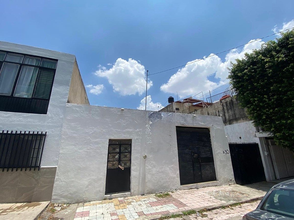 Hacienda para DEMOLER o REMODELAR en VENTA en OBLATOS, foto 1 de 16